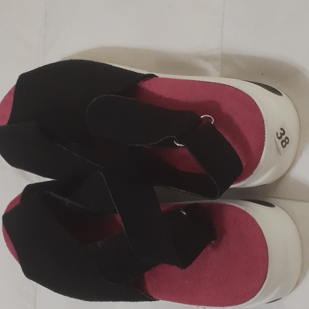 Sandals - Picture 4 of 4